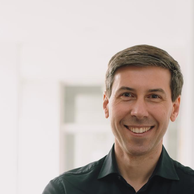 Dr. Daniel Kliche